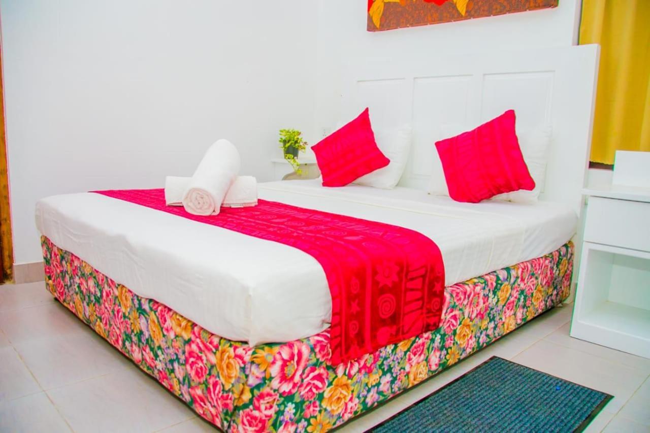 Niwahana Transit City Hotel Katunayaka Εξωτερικό φωτογραφία
