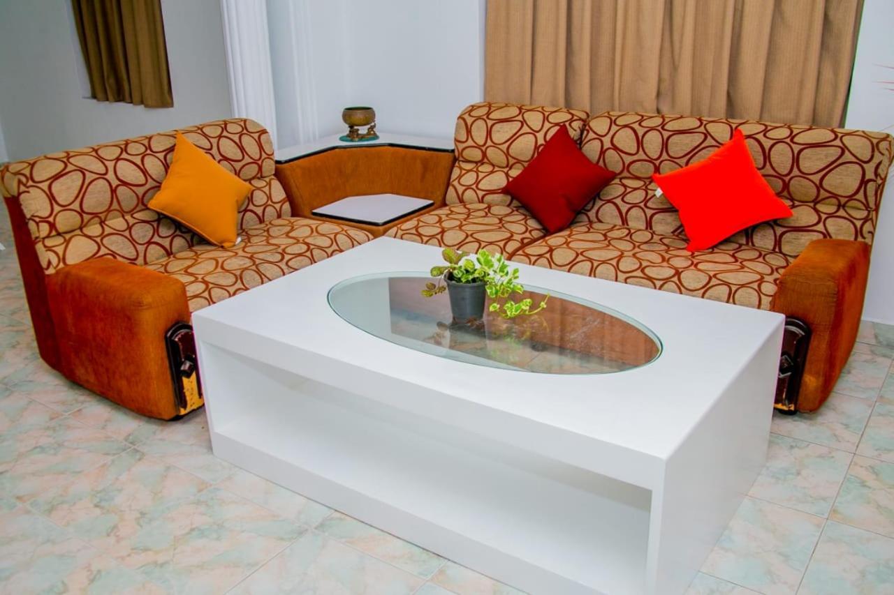 Niwahana Transit City Hotel Katunayaka Εξωτερικό φωτογραφία