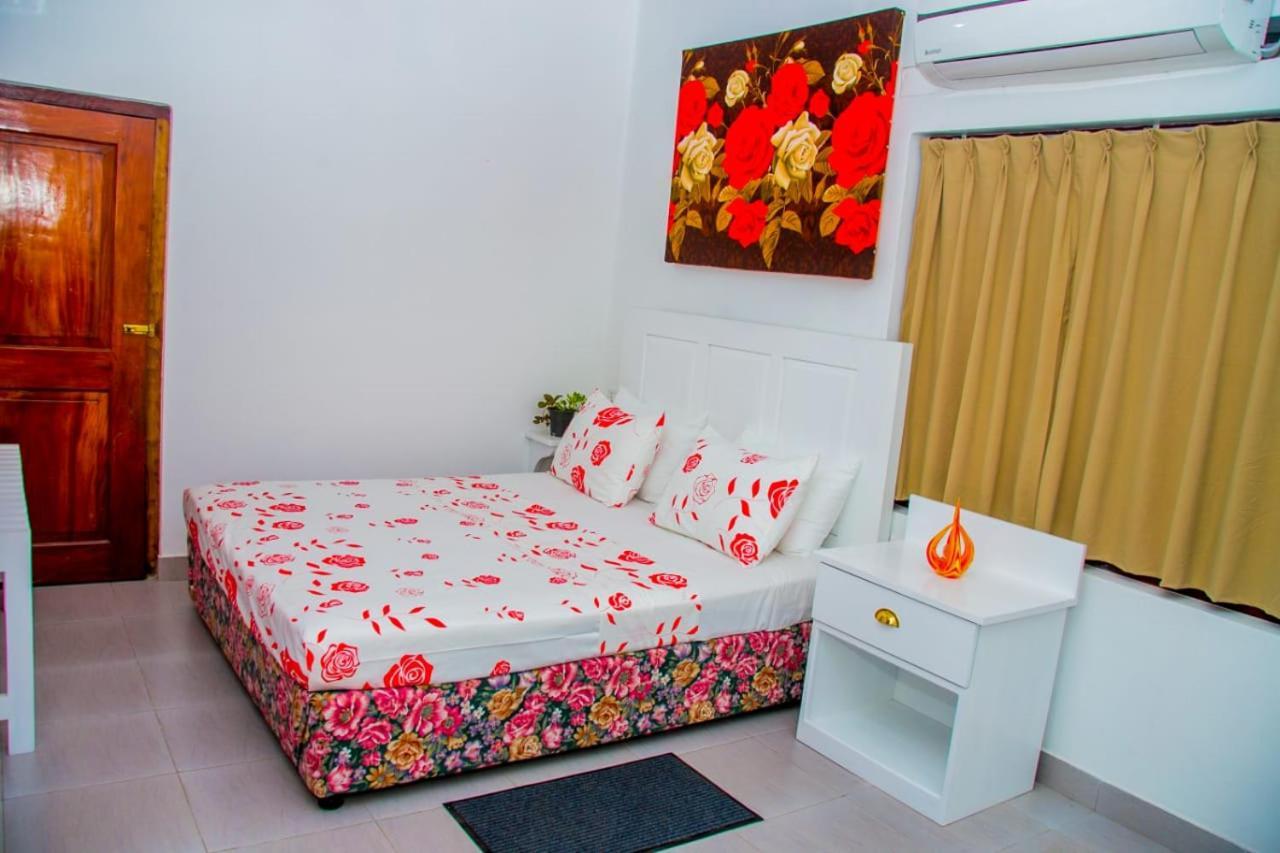 Niwahana Transit City Hotel Katunayaka Εξωτερικό φωτογραφία