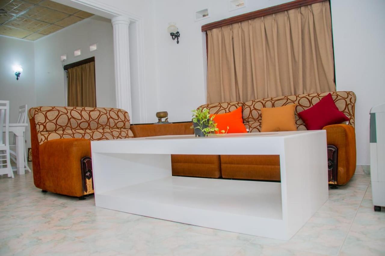 Niwahana Transit City Hotel Katunayaka Εξωτερικό φωτογραφία